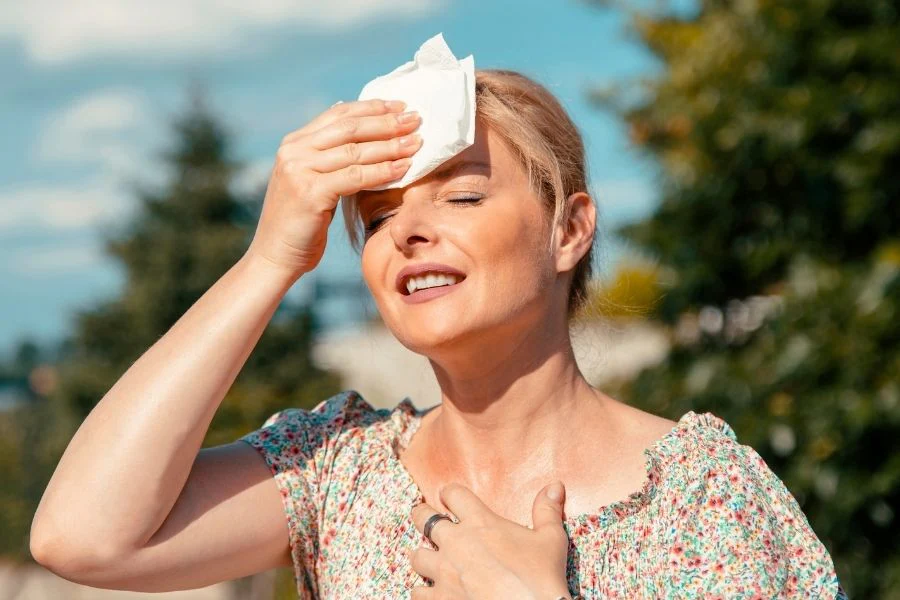 The MenoMate Meal Plan: Set 1 - Week 1: Why Your Waistline And Energy Changes During Menopause